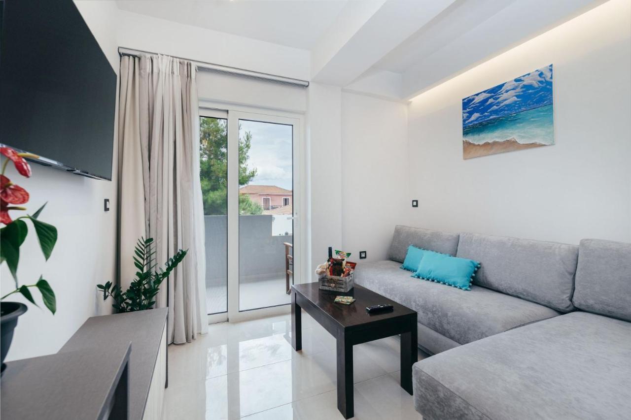 Corner45 Apartments In Kalamaki Center, By Zantewize Exterior photo